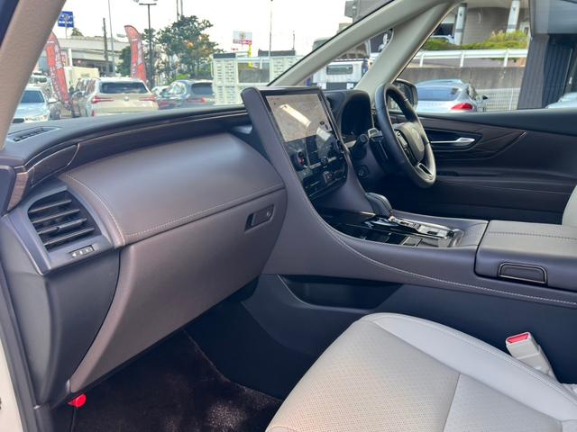 アルファードPHEV エグゼクティブラウンジ トヨタチームメイト セーフティセンス ムーンルーフ メーカー14型ナビTVリヤエンターテイメント JBLサウンド デジタルインナーミラー エグゼクティブラウンジシート ユニバーサルステップ 寒冷地仕様(20枚目)