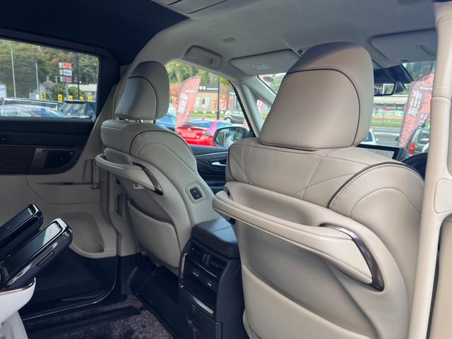 アルファードPHEV エグゼクティブラウンジ トヨタチームメイト セーフティセンス ムーンルーフ メーカー14型ナビTVリヤエンターテイメント JBLサウンド デジタルインナーミラー エグゼクティブラウンジシート ユニバーサルステップ 寒冷地仕様(27枚目)