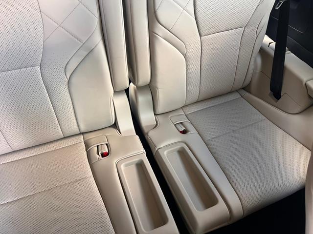 アルファードPHEV エグゼクティブラウンジ トヨタチームメイト セーフティセンス ムーンルーフ メーカー14型ナビTVリヤエンターテイメント JBLサウンド デジタルインナーミラー エグゼクティブラウンジシート ユニバーサルステップ 寒冷地仕様(32枚目)