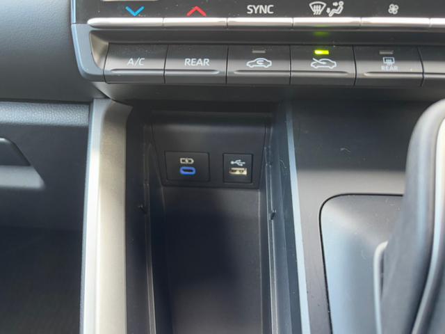 ヴォクシー ハイブリッドS-G トヨタセーフティセンス ACC 純正ナビフルセグBカメラ アラウンドビューカメラ 両側パワースライドドア LEDヘッドライト BSM 純正16インチアルミホイール オートライト 4WD(24枚目)