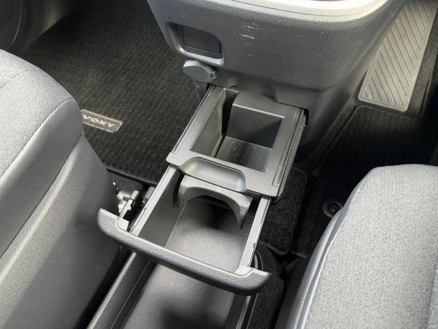 ヴォクシー ハイブリッドS-G トヨタセーフティセンス ACC 純正ナビフルセグBカメラ アラウンドビューカメラ 両側パワースライドドア LEDヘッドライト BSM 純正16インチアルミホイール オートライト 4WD(27枚目)