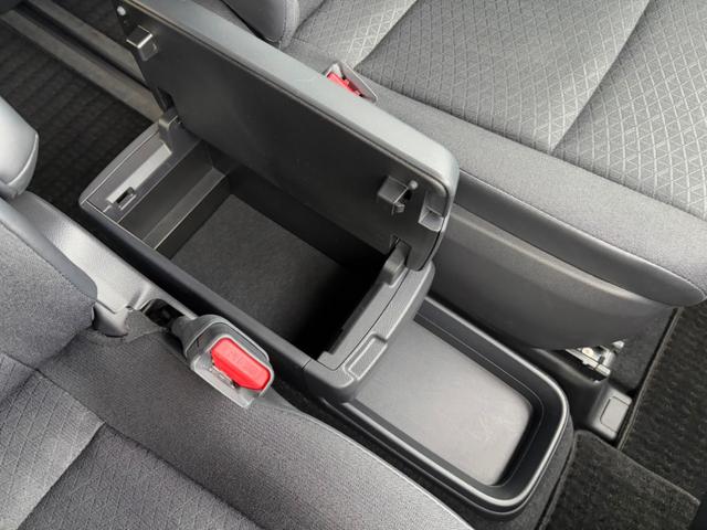 ヴォクシー ハイブリッドS-G トヨタセーフティセンス ACC 純正ナビフルセグBカメラ アラウンドビューカメラ 両側パワースライドドア LEDヘッドライト BSM 純正16インチアルミホイール オートライト 4WD(28枚目)