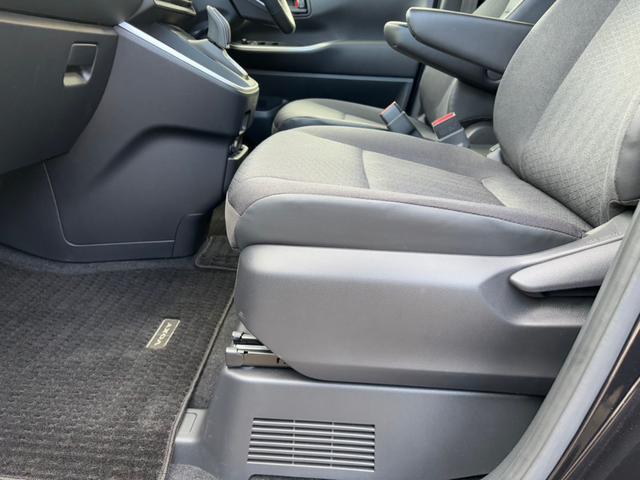 ヴォクシー ハイブリッドS-G トヨタセーフティセンス ACC 純正ナビフルセグBカメラ アラウンドビューカメラ 両側パワースライドドア LEDヘッドライト BSM 純正16インチアルミホイール オートライト 4WD(31枚目)