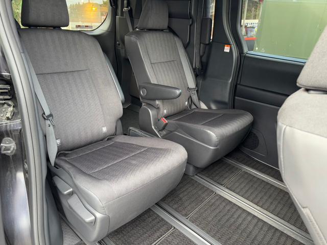 ヴォクシー ハイブリッドS-G トヨタセーフティセンス ACC 純正ナビフルセグBカメラ アラウンドビューカメラ 両側パワースライドドア LEDヘッドライト BSM 純正16インチアルミホイール オートライト 4WD(36枚目)