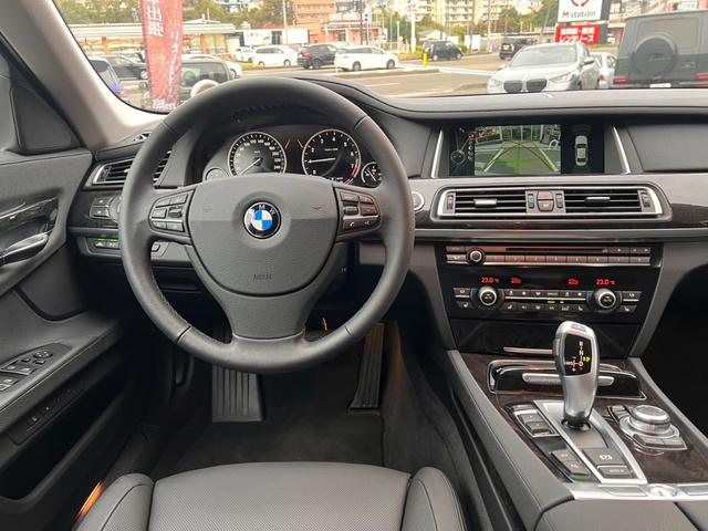 7シリーズ アクティブハイブリッド7L ワンオーナー 左ハンドル インテリジェントセーフティ ACC ハイラインパッケージ コンフォートアクセス メーカーナビフルセグBカメラSカメラ ドライビングアシスト HUD レザーシート(8枚目)