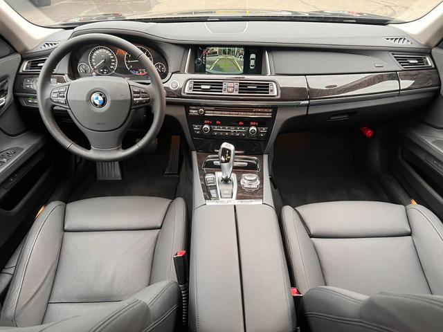 7シリーズ アクティブハイブリッド7L ワンオーナー 左ハンドル インテリジェントセーフティ ACC ハイラインパッケージ コンフォートアクセス メーカーナビフルセグBカメラSカメラ ドライビングアシスト HUD レザーシート(10枚目)