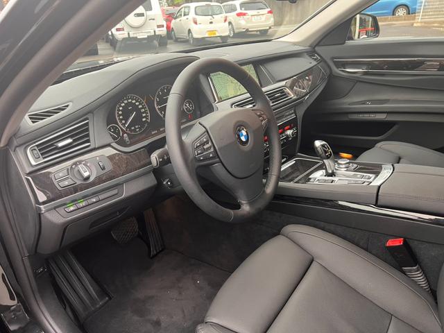 7シリーズ アクティブハイブリッド7L ワンオーナー 左ハンドル インテリジェントセーフティ ACC ハイラインパッケージ コンフォートアクセス メーカーナビフルセグBカメラSカメラ ドライビングアシスト HUD レザーシート(25枚目)