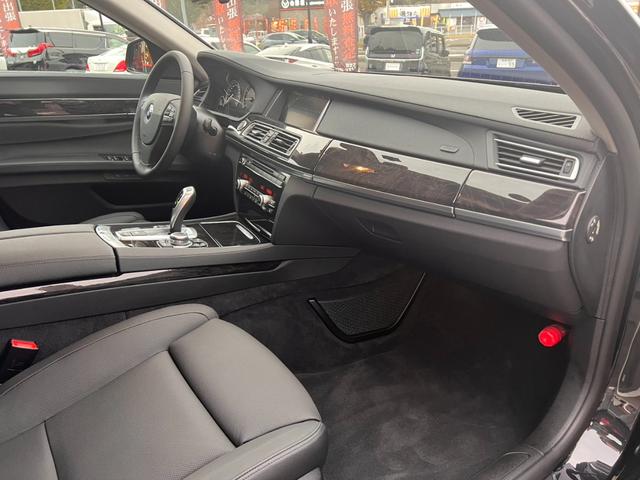 7シリーズ アクティブハイブリッド7L ワンオーナー 左ハンドル インテリジェントセーフティ ACC ハイラインパッケージ コンフォートアクセス メーカーナビフルセグBカメラSカメラ ドライビングアシスト HUD レザーシート(31枚目)