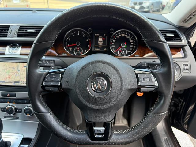 フォルクスワーゲンＣＣ ＴＳＩテクノロジーパッケージ　フロントアシスト　ＡＣＣ　純正ナビフルセグＢカメラ　レザーシート　シートヒーター　レーンアシスト　ＨＩＤヘッドライト　ＥＴＣ　純正１８インチアルミホイール（12枚目）