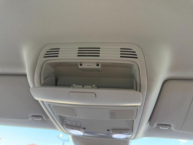 フォルクスワーゲンＣＣ ＴＳＩテクノロジーパッケージ　フロントアシスト　ＡＣＣ　純正ナビフルセグＢカメラ　レザーシート　シートヒーター　レーンアシスト　ＨＩＤヘッドライト　ＥＴＣ　純正１８インチアルミホイール（27枚目）