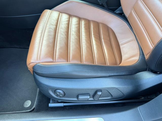 フォルクスワーゲンＣＣ ＴＳＩテクノロジーパッケージ　フロントアシスト　ＡＣＣ　純正ナビフルセグＢカメラ　レザーシート　シートヒーター　レーンアシスト　ＨＩＤヘッドライト　ＥＴＣ　純正１８インチアルミホイール（36枚目）