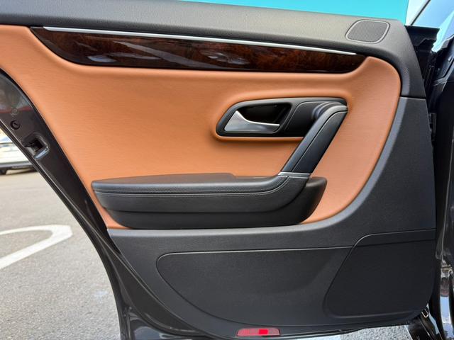 フォルクスワーゲンＣＣ ＴＳＩテクノロジーパッケージ　フロントアシスト　ＡＣＣ　純正ナビフルセグＢカメラ　レザーシート　シートヒーター　レーンアシスト　ＨＩＤヘッドライト　ＥＴＣ　純正１８インチアルミホイール（39枚目）