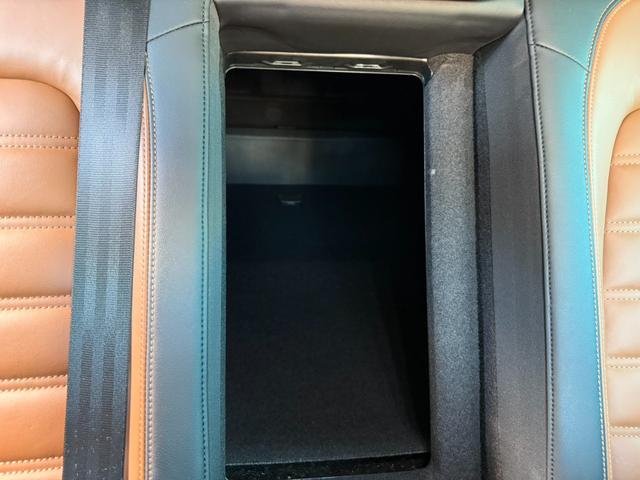 フォルクスワーゲンＣＣ ＴＳＩテクノロジーパッケージ　フロントアシスト　ＡＣＣ　純正ナビフルセグＢカメラ　レザーシート　シートヒーター　レーンアシスト　ＨＩＤヘッドライト　ＥＴＣ　純正１８インチアルミホイール（54枚目）