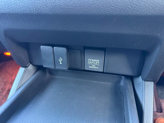 オデッセイ アブソルート・EXアドバンス ホンダセンシング 純正ナビフルセグBカメラ 純正フリップダウンモニター ハーフレザーシート コンフォートビューパッケージ 両側パワースライドドア BSM プッシュスタート シートカバー(19枚目)