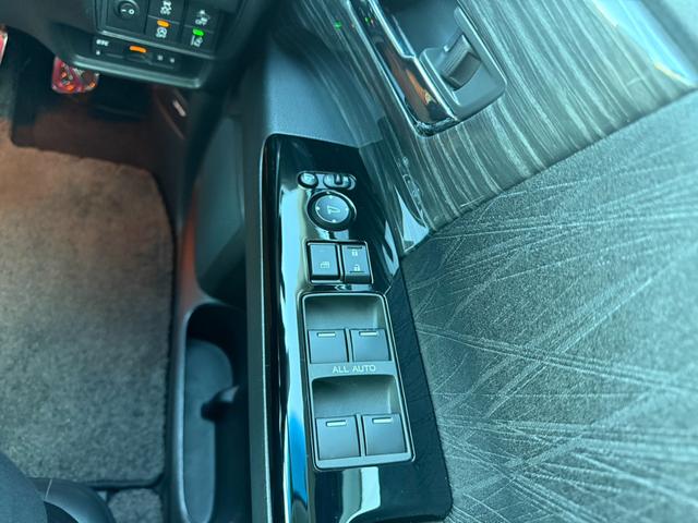 オデッセイ アブソルート・EXアドバンス ホンダセンシング 純正ナビフルセグBカメラ 純正フリップダウンモニター ハーフレザーシート コンフォートビューパッケージ 両側パワースライドドア BSM プッシュスタート シートカバー(23枚目)