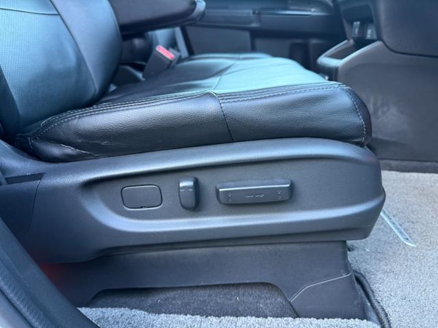 オデッセイ アブソルート・EXアドバンス ホンダセンシング 純正ナビフルセグBカメラ 純正フリップダウンモニター ハーフレザーシート コンフォートビューパッケージ 両側パワースライドドア BSM プッシュスタート シートカバー(32枚目)