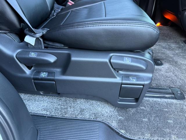 オデッセイ アブソルート・EXアドバンス ホンダセンシング 純正ナビフルセグBカメラ 純正フリップダウンモニター ハーフレザーシート コンフォートビューパッケージ 両側パワースライドドア BSM プッシュスタート シートカバー(42枚目)