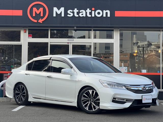 アコードハイブリッド ＥＸ　ホンダセンシング　ＡＣＣ　純正ナビフルセグＢカメラ　車高調ローダウン　外品デジタルインナーミラー　置くだけ充電　シートヒーター　ドラレコ　パワーシート　ＥＴＣ　プッシュスタート　純正１８インチＡＷ（3枚目）