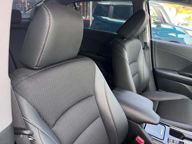 アコードハイブリッド ＥＸ　ホンダセンシング　ＡＣＣ　純正ナビフルセグＢカメラ　車高調ローダウン　外品デジタルインナーミラー　置くだけ充電　シートヒーター　ドラレコ　パワーシート　ＥＴＣ　プッシュスタート　純正１８インチＡＷ（6枚目）