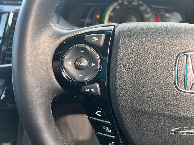 アコードハイブリッド ＥＸ　ホンダセンシング　ＡＣＣ　純正ナビフルセグＢカメラ　車高調ローダウン　外品デジタルインナーミラー　置くだけ充電　シートヒーター　ドラレコ　パワーシート　ＥＴＣ　プッシュスタート　純正１８インチＡＷ（14枚目）