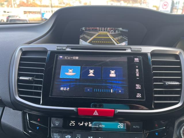 アコードハイブリッド ＥＸ　ホンダセンシング　ＡＣＣ　純正ナビフルセグＢカメラ　車高調ローダウン　外品デジタルインナーミラー　置くだけ充電　シートヒーター　ドラレコ　パワーシート　ＥＴＣ　プッシュスタート　純正１８インチＡＷ（15枚目）