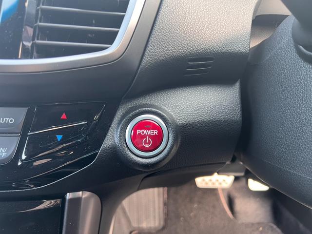 アコードハイブリッド ＥＸ　ホンダセンシング　ＡＣＣ　純正ナビフルセグＢカメラ　車高調ローダウン　外品デジタルインナーミラー　置くだけ充電　シートヒーター　ドラレコ　パワーシート　ＥＴＣ　プッシュスタート　純正１８インチＡＷ（18枚目）