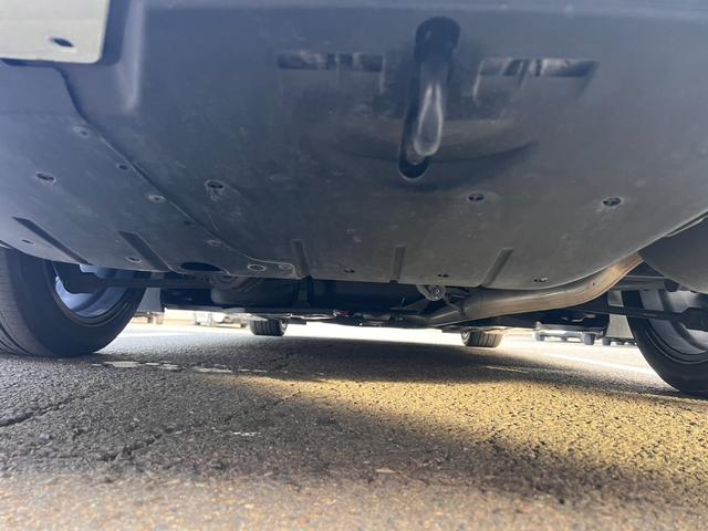 アコードハイブリッド ＥＸ　ホンダセンシング　ＡＣＣ　純正ナビフルセグＢカメラ　車高調ローダウン　外品デジタルインナーミラー　置くだけ充電　シートヒーター　ドラレコ　パワーシート　ＥＴＣ　プッシュスタート　純正１８インチＡＷ（44枚目）