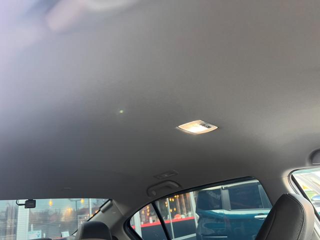 アコードハイブリッド ＥＸ　ホンダセンシング　ＡＣＣ　純正ナビフルセグＢカメラ　車高調ローダウン　外品デジタルインナーミラー　置くだけ充電　シートヒーター　ドラレコ　パワーシート　ＥＴＣ　プッシュスタート　純正１８インチＡＷ（49枚目）