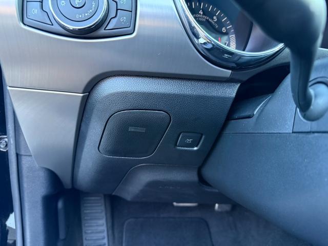 マスタング ５０イヤーズ　エディション　３５０台限定車　左ハンドル　フルセグ　バックカメラ　ブラックレザーシート　パドルシフト　クルーズコントロール　シートヒーター　クーラー　ＥＴＣ　純正１９インチＡＷ（19枚目）