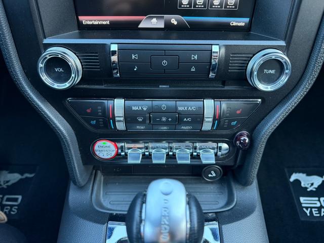 マスタング ５０イヤーズ　エディション　３５０台限定車　左ハンドル　フルセグ　バックカメラ　ブラックレザーシート　パドルシフト　クルーズコントロール　シートヒーター　クーラー　ＥＴＣ　純正１９インチＡＷ（20枚目）