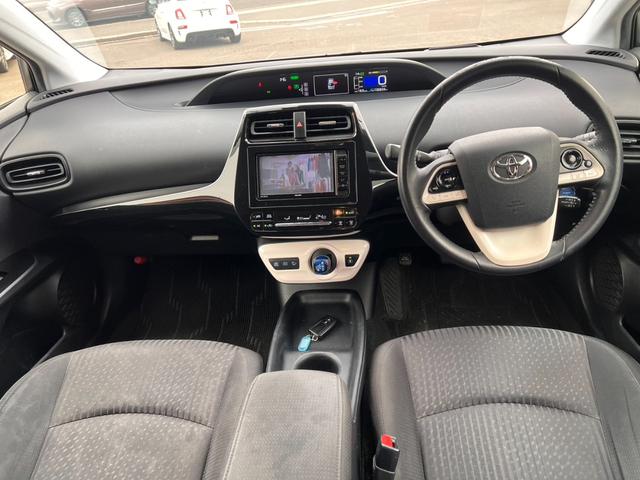 プリウス Ｓセーフティプラス　セーフティセンス　ＡＣＣ　ナビレディパッケージ　パーキングアシスト　ＨＵＤ　ＯＰＬＥＤフォグ　モデリスタ１５インチＡＷ　外品イクリプスナビフルセグＢカメラ　プッシュスタート　ドラレコ（7枚目）