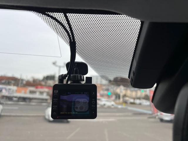 プリウス Ｓセーフティプラス　セーフティセンス　ＡＣＣ　ナビレディパッケージ　パーキングアシスト　ＨＵＤ　ＯＰＬＥＤフォグ　モデリスタ１５インチＡＷ　外品イクリプスナビフルセグＢカメラ　プッシュスタート　ドラレコ（15枚目）