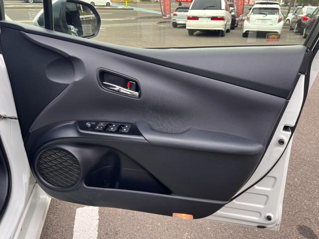 プリウス Ｓセーフティプラス　セーフティセンス　ＡＣＣ　ナビレディパッケージ　パーキングアシスト　ＨＵＤ　ＯＰＬＥＤフォグ　モデリスタ１５インチＡＷ　外品イクリプスナビフルセグＢカメラ　プッシュスタート　ドラレコ（18枚目）