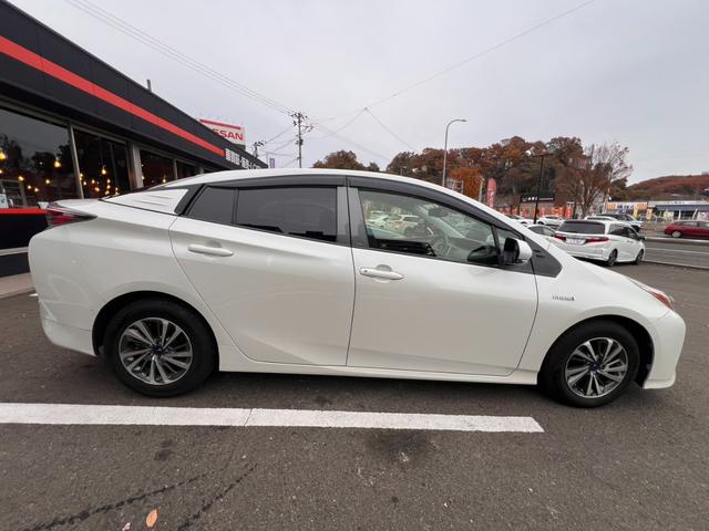 プリウス Ｓセーフティプラス　セーフティセンス　ＡＣＣ　ナビレディパッケージ　パーキングアシスト　ＨＵＤ　ＯＰＬＥＤフォグ　モデリスタ１５インチＡＷ　外品イクリプスナビフルセグＢカメラ　プッシュスタート　ドラレコ（32枚目）