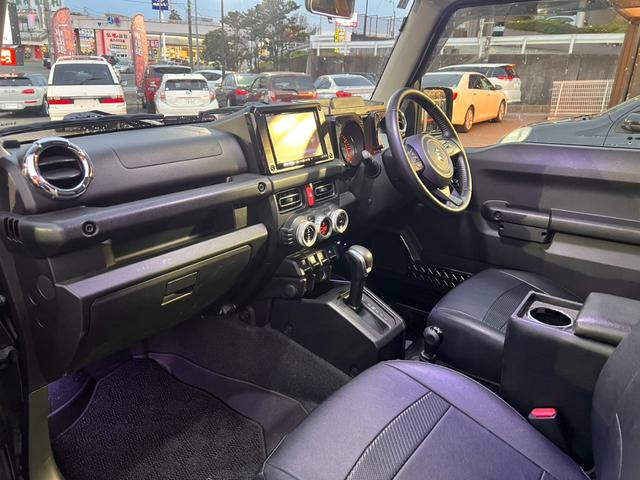 ジムニーシエラ ＪＣ　ワンオーナー　２インチリフトアップ　マッドテレインタイヤ　レイズ１５インチＡＷ　セーフティサポート　クルーズＣ　ダウンヒルアシスト　純正ナビフルセグＢカメラ　シートカバー（21枚目）