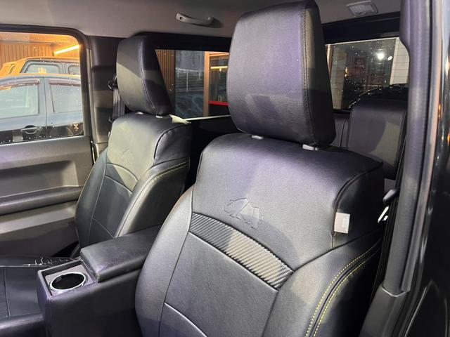 ジムニーシエラ ＪＣ　ワンオーナー　２インチリフトアップ　マッドテレインタイヤ　レイズ１５インチＡＷ　セーフティサポート　クルーズＣ　ダウンヒルアシスト　純正ナビフルセグＢカメラ　シートカバー（26枚目）