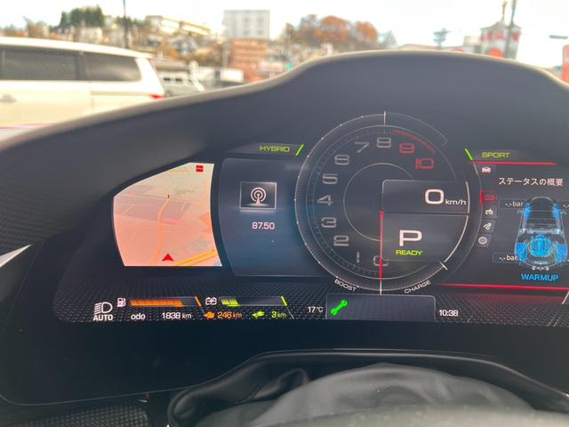 ＳＦ９０スパイダー アセットフィオラノ　ＯＰアセットフィオラ　ＯＰテーラーメイド　ツートンストライプＧｉａｌｌｏＭｏｄｅｎａ　カーボンファイバーホイール　レーシングシート　カーボンファイバーリアデュフューザーアンダーカバーダッシュボード（19枚目）