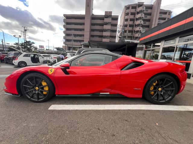 ＳＦ９０スパイダー アセットフィオラノ　ＯＰアセットフィオラ　ＯＰテーラーメイド　ツートンストライプＧｉａｌｌｏＭｏｄｅｎａ　カーボンファイバーホイール　レーシングシート　カーボンファイバーリアデュフューザーアンダーカバーダッシュボード（41枚目）