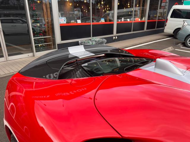 ＳＦ９０スパイダー アセットフィオラノ　ＯＰアセットフィオラ　ＯＰテーラーメイド　ツートンストライプＧｉａｌｌｏＭｏｄｅｎａ　カーボンファイバーホイール　レーシングシート　カーボンファイバーリアデュフューザーアンダーカバーダッシュボード（49枚目）