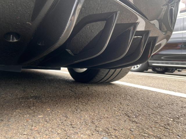 ＳＦ９０スパイダー アセットフィオラノ　ＯＰアセットフィオラ　ＯＰテーラーメイド　ツートンストライプＧｉａｌｌｏＭｏｄｅｎａ　カーボンファイバーホイール　レーシングシート　カーボンファイバーリアデュフューザーアンダーカバーダッシュボード（52枚目）
