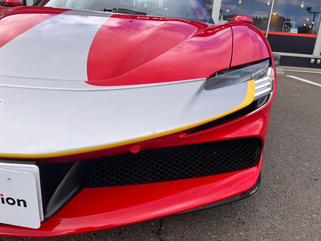 ＳＦ９０スパイダー アセットフィオラノ　ＯＰアセットフィオラ　ＯＰテーラーメイド　ツートンストライプＧｉａｌｌｏＭｏｄｅｎａ　カーボンファイバーホイール　レーシングシート　カーボンファイバーリアデュフューザーアンダーカバーダッシュボード（54枚目）