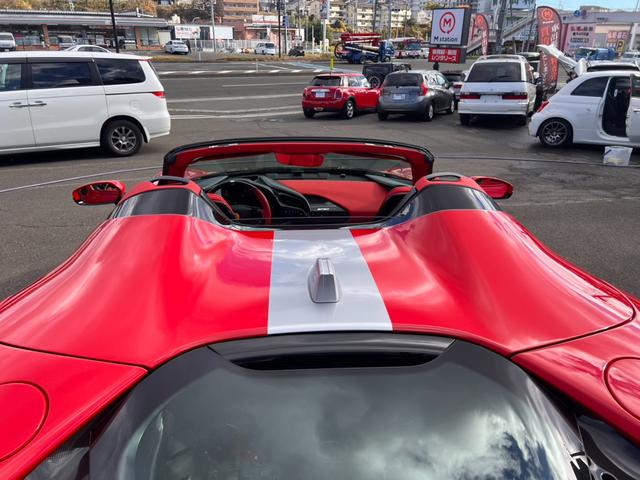 ＳＦ９０スパイダー アセットフィオラノ　ＯＰアセットフィオラ　ＯＰテーラーメイド　ツートンストライプＧｉａｌｌｏＭｏｄｅｎａ　カーボンファイバーホイール　レーシングシート　カーボンファイバーリアデュフューザーアンダーカバーダッシュボード（67枚目）