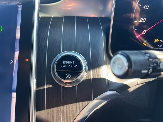 ＧＬＣ ＧＬＣ２２０ｄ　４マチック　ドライバーズパッケージ　ＡＭＧライン　ブルメスターサウンド　リアアクスルステアリング　アンビエントライト　パノラマルーフ　エクスクルーシブＰＫＧ　ドライバーズＰＫＧ　純正ナビフルセグＢカメラ　３６０°カメラ（18枚目）