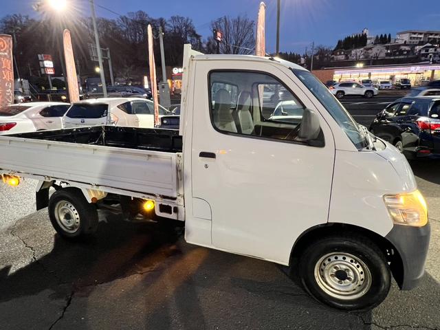 ライトエーストラック ＤＸシングルジャストロー三方開　５速マニュアル　外品ナビフルセグ　ドラレコ　三方開（35枚目）