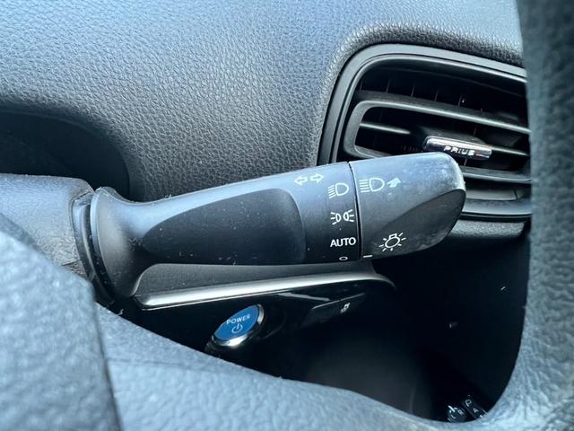 プリウス E ワンオーナー トヨタセーフティセンス ACC 純正ナビフルセグBカメラ LEDヘッドライト ETC プッシュスタート(19枚目)