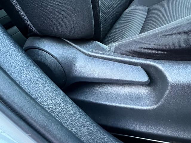 プリウス E ワンオーナー トヨタセーフティセンス ACC 純正ナビフルセグBカメラ LEDヘッドライト ETC プッシュスタート(28枚目)