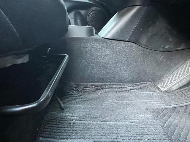 プリウス E ワンオーナー トヨタセーフティセンス ACC 純正ナビフルセグBカメラ LEDヘッドライト ETC プッシュスタート(29枚目)