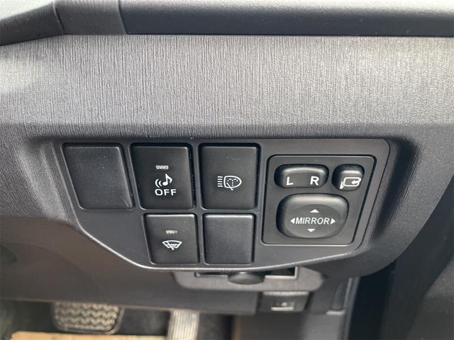 プリウス Ｓツーリングセレクション　クラッツィオシートカバー　ＬＥＤヘッドライト　ナビ＆フルセグＴＶ　ヘッドライトウォッシャー　バックカメラ　スマートキー（25枚目）