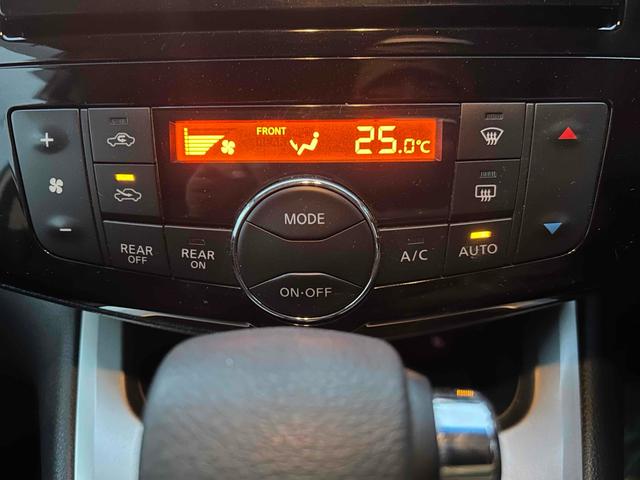 セレナ ２０Ｓ　４ＷＤ　ＥＴＣ　バックカメラ　ナビ　ＴＶ　オートクルーズコントロール　両側スライドドア　キーレスエントリー　電動格納ミラー　後席モニター　３列シート　ＣＶＴ　アルミホイール　ＣＤ　ＤＶＤ再生　ＵＳＢ（9枚目）