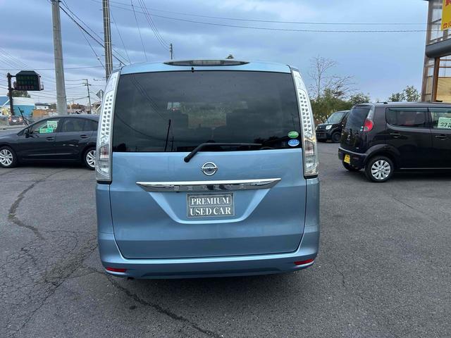 セレナ ２０Ｓ　４ＷＤ　ＥＴＣ　バックカメラ　ナビ　ＴＶ　オートクルーズコントロール　両側スライドドア　キーレスエントリー　電動格納ミラー　後席モニター　３列シート　ＣＶＴ　アルミホイール　ＣＤ　ＤＶＤ再生　ＵＳＢ（16枚目）